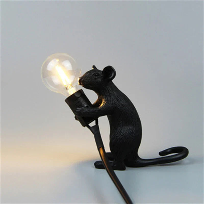 Skanto | Moderne LED Dyre Bordlamper: Har resin, Katt, og Ekorn Nattlys