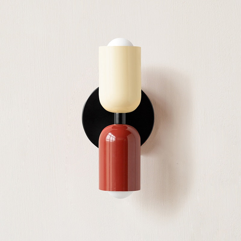 Skanto | Livlig, minimalistisk vegglampe med to lyspærer