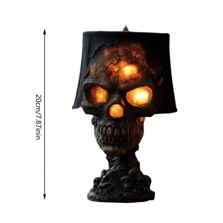 Skanto | Gothisk Bordlampe SkullFire | Halloween Hodeskalle Dekor | LED Ambient Lys | 20 x 11 x 11 cm