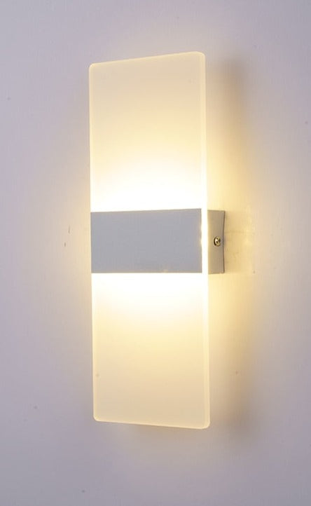 Skanto | Moderne vegglampe for soverom i elegant form