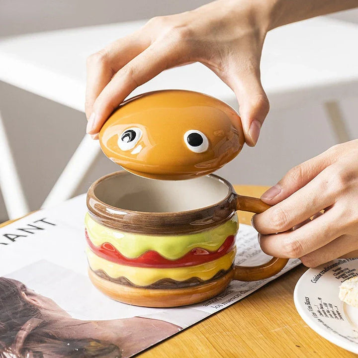 Deilig hamburgerformet keramisk krus