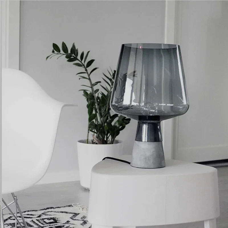 Skanto | Moderne skrivebordslampe med betongutseende og elegant utseende