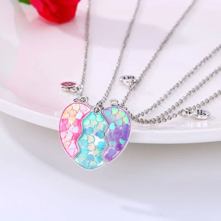 Skanto | Magnetic Peach Broken Heart Necklace