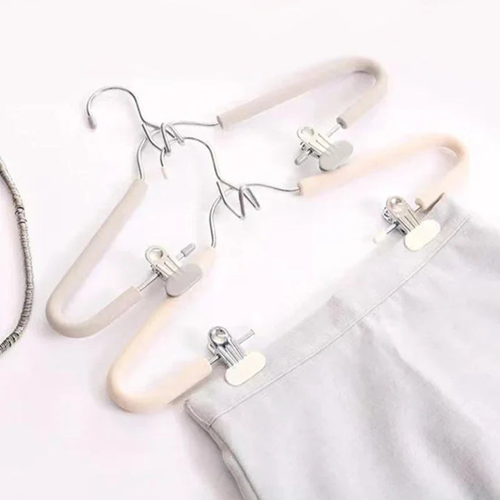 Skanto | Plassbesparende Design Stable Kleshengerset