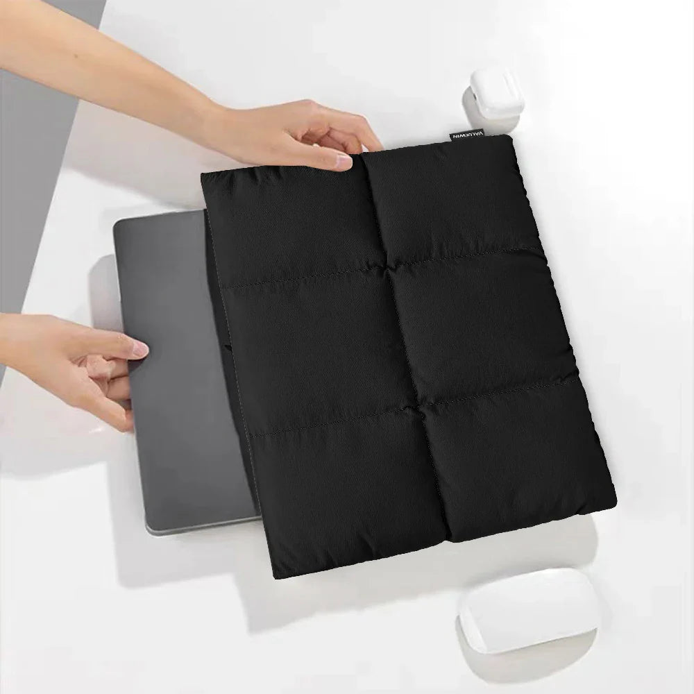 Skanto | Magnetisk Puffy Laptop Sleeve