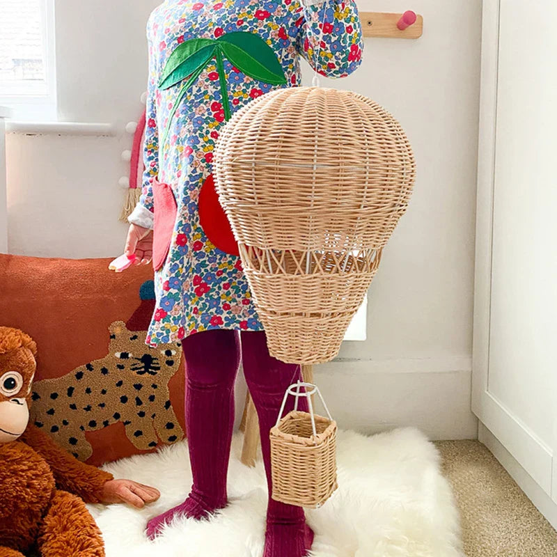 Skanto | Håndlaget Rattan Vevd Ballong Mobil Ornament