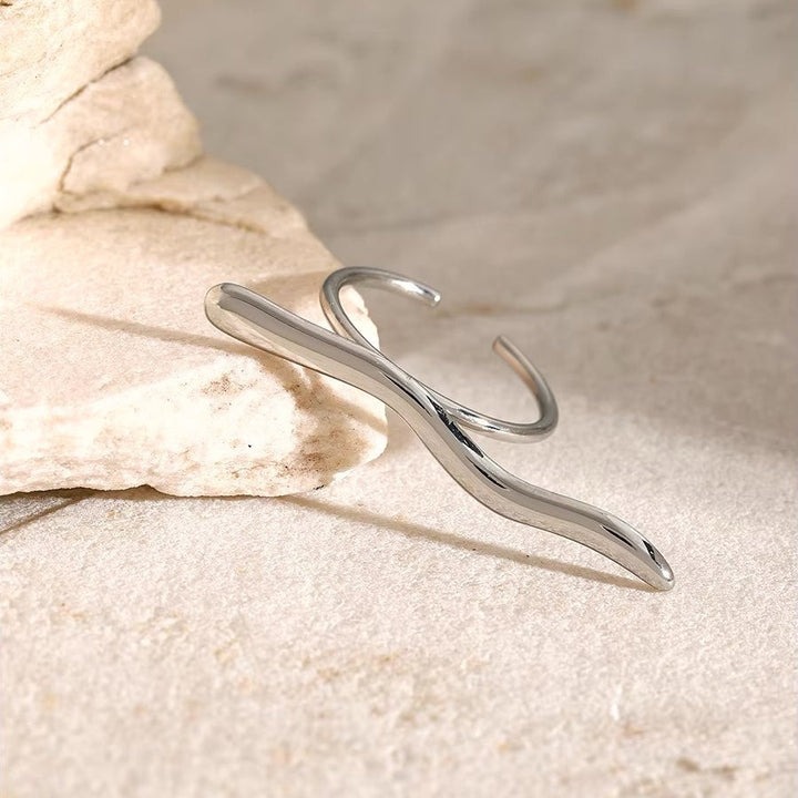 Skanto | Distinkt Bar Ripple Ring