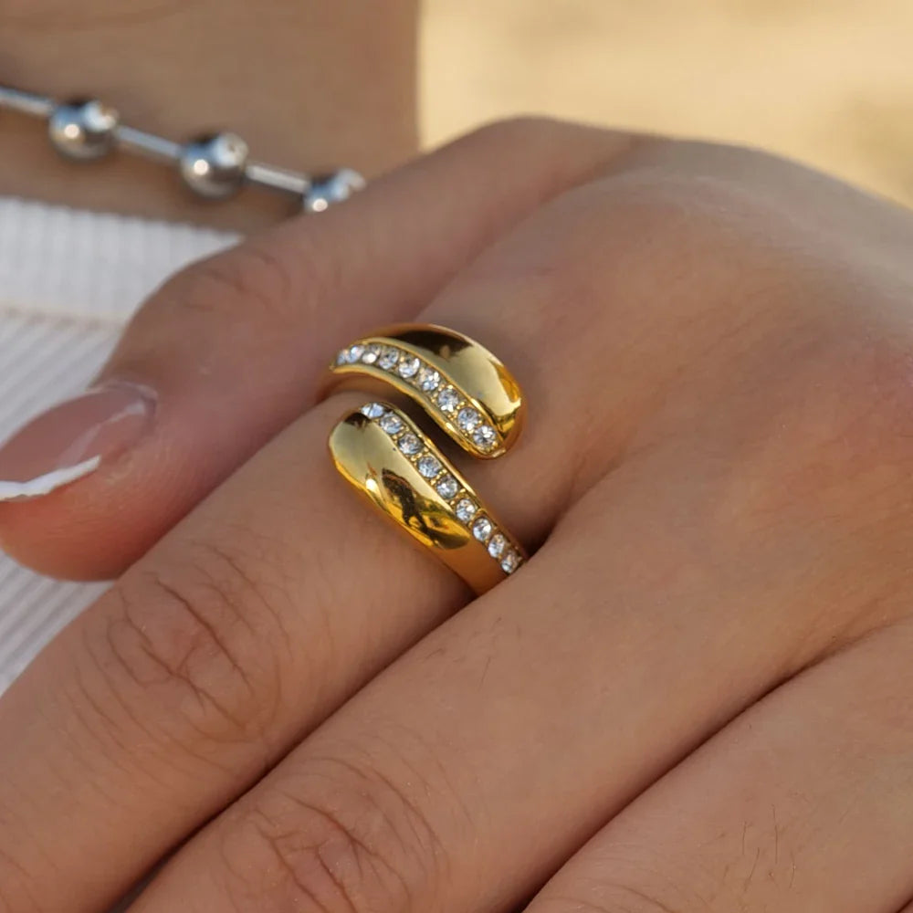 Skanto | Chunky Diamond Accented Wrap Ring