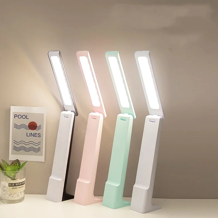 Skanto | Lumora LED Bordlampe | Dimmbar & Berøringskontroll | 3 Lysfarger | Batteri 20t | Hvit/rosa/blå