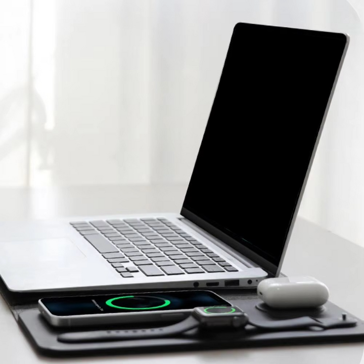 Magnetisk 3-i-1-laptoptasche med kabelloser Ladefunksjon, Mauspad og Schreibtischunterlage