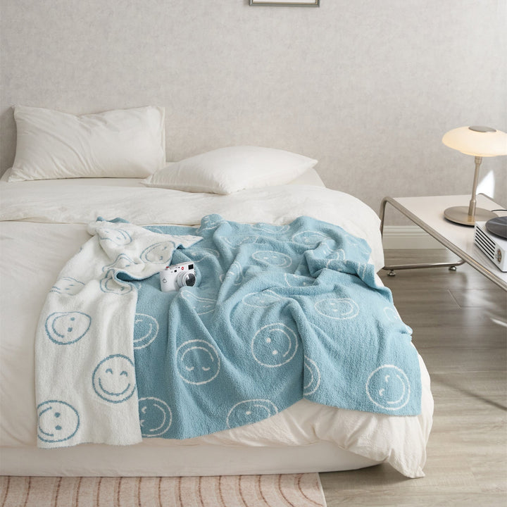 Smiley Blanket | Skanto