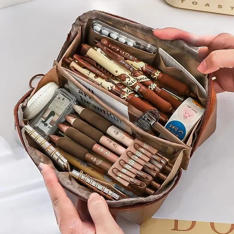 Norvo | Blyantetui KIDZORA CrystalBag | Gjennomsiktig og Allsidig | 10-lommers design | Stor kapasitet for skole og fritid