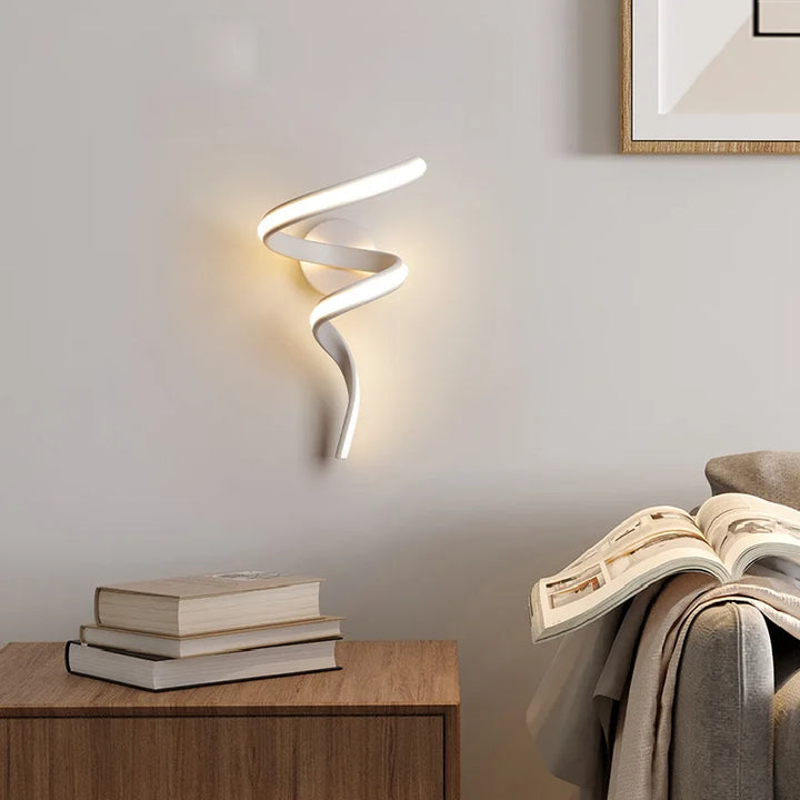 Skanto | LED Vegglampe NordLED Vegglys | Nordisk Spiral Design | Modern & Energisparende | For Soverom, Gang & Stue Spiral Lysestake for Trap Soverom Nattbord Studie Gang Bakgrunn Innendørs Dekor Veggbelysningsarmaturer