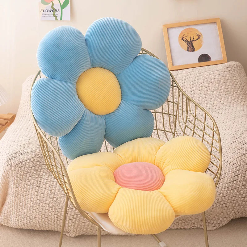 Daisy Plush Cushion | Skanto