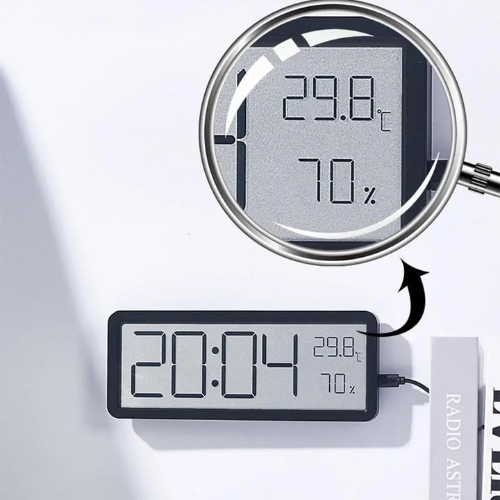 Skanto | TimeVibe Stor LED Digital Væskeveggklokke med Temperatur- og Fuktighetsdisplay