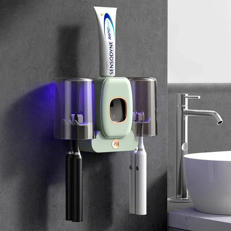 Skanto | UV Tannbørsteholder PureBrush UV | Sterilisering med UV Lys | Automatisk Tannkremdispenser | Veggmontering Uten Boring