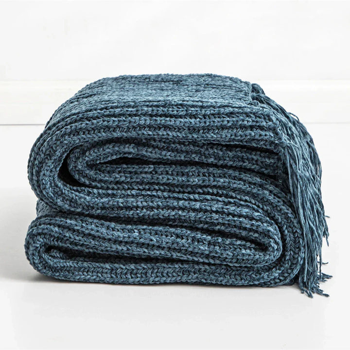 HeartCozy Blanket – Luxe Chenille Blanket with Heart Fringes Skanto