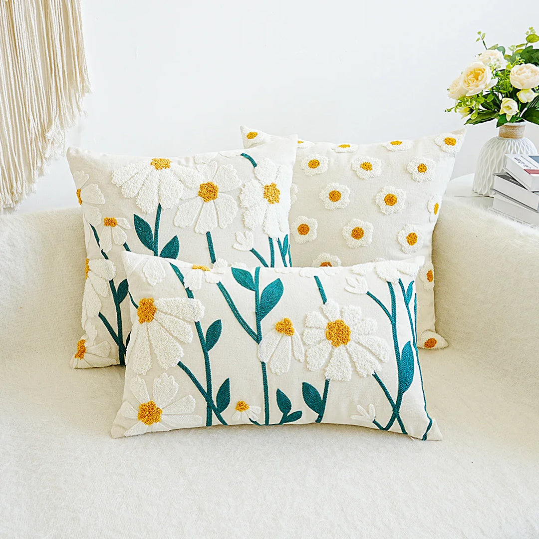 Skanto | Pute med broderte tusenfryd for sofa og stue uten fyll