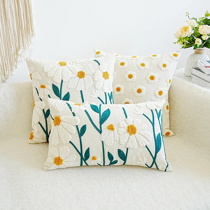Skanto | Pute med broderte tusenfryd for sofa og stue uten fyll