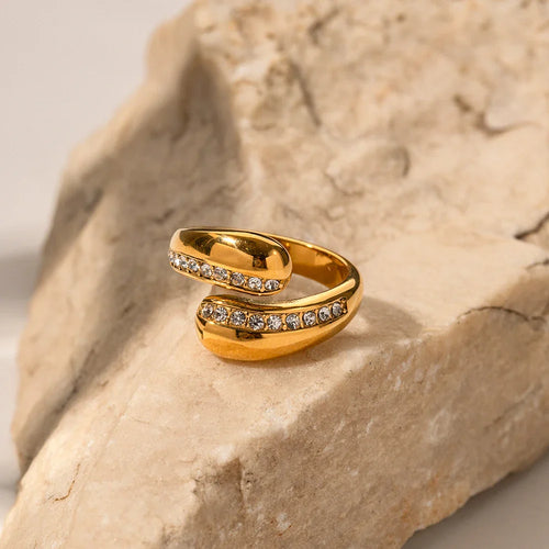 Skanto | Chunky Diamond Accented Wrap Ring