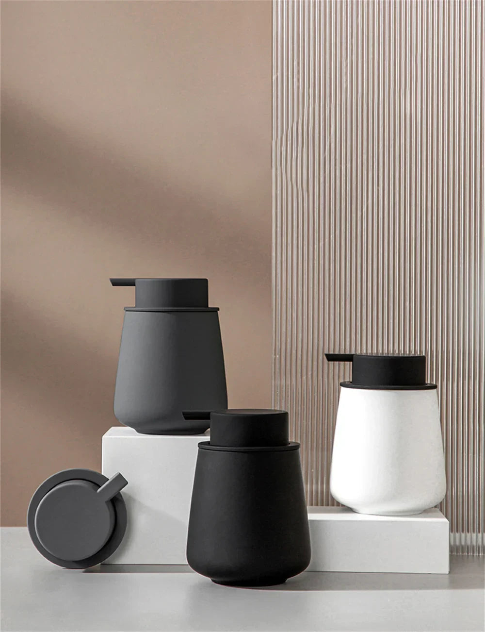 CeramiLux 300 ml Luksus Såpedispenser laget av Keramikk – for Såpe, Sjampo, Balsam eller Lotion Skanto