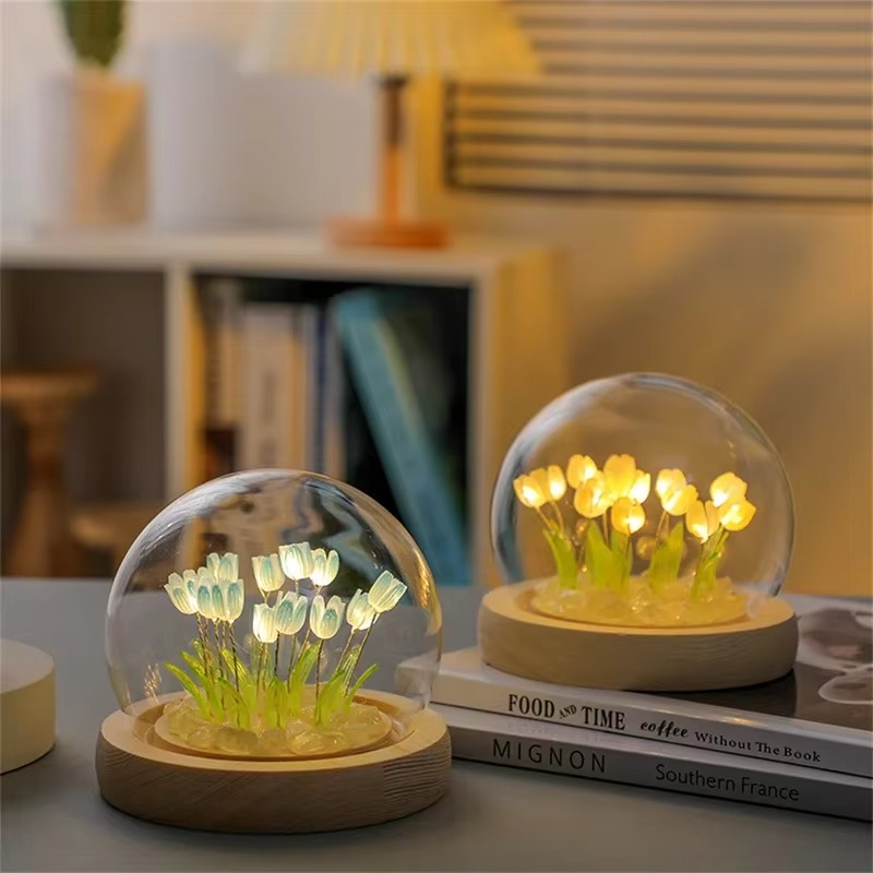 Skanto | Håndlaget kunstig tulipan LED nattlampe bordlampe for soverom og gaveinnredning