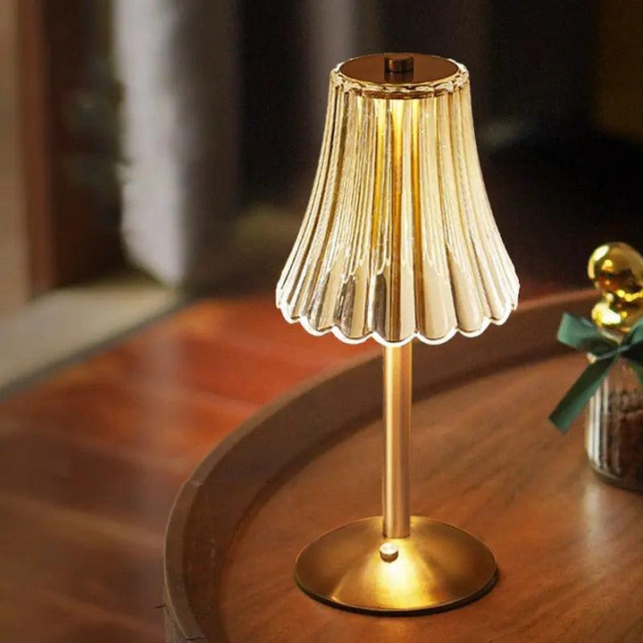 Skanto | CrystalLuxe - Vintage Bordlampe med Elegant Glans
