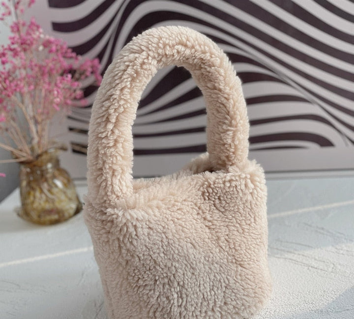 Skanto | Kosedyr Plush Mini Bucket Bag