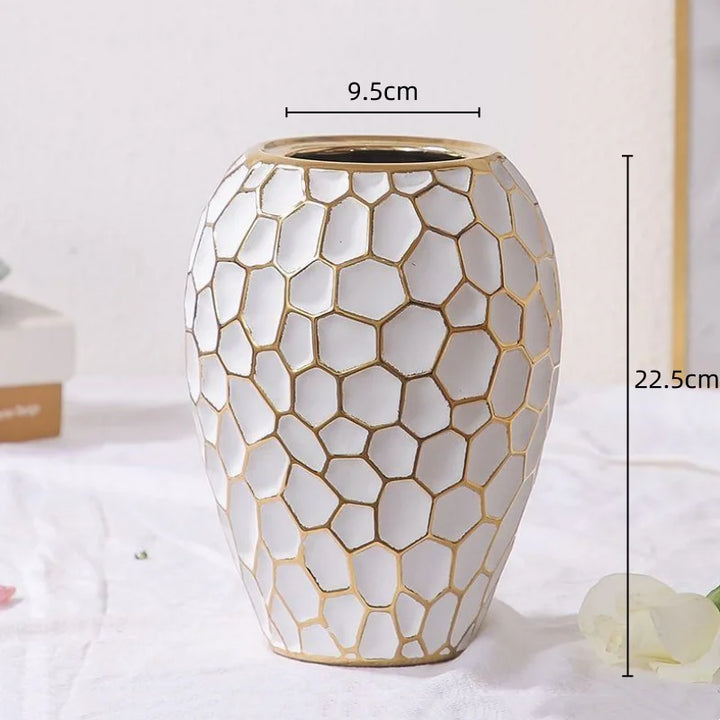 Skanto | Elegant keramikkvase med gullakcent
