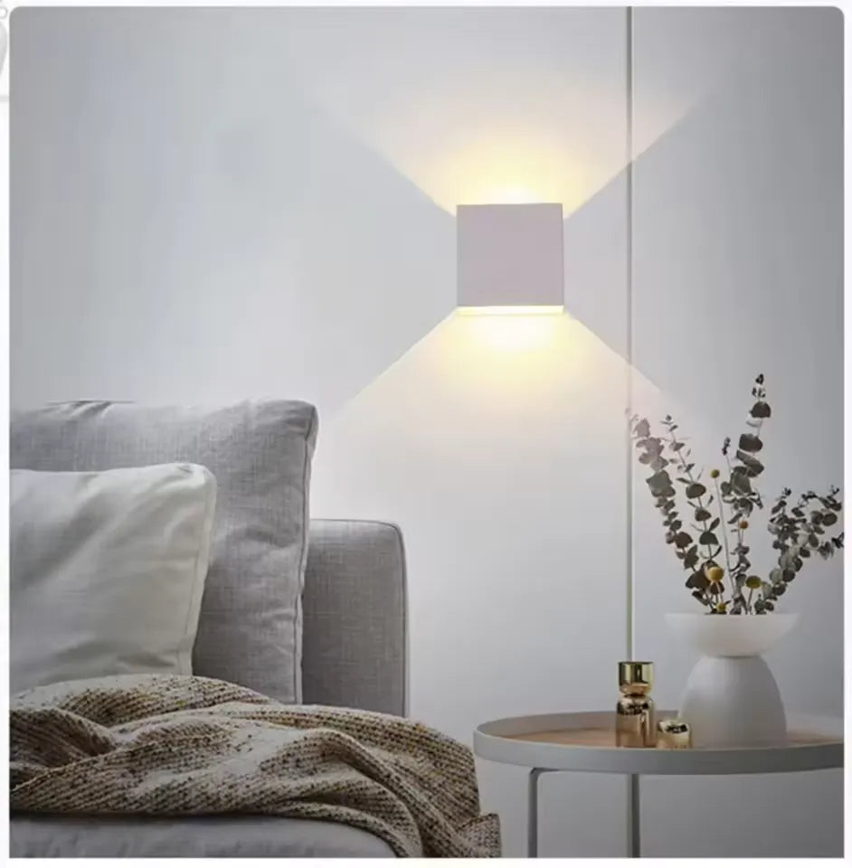 Skanto | Moderne vegglampe med subtil og raffinert glød