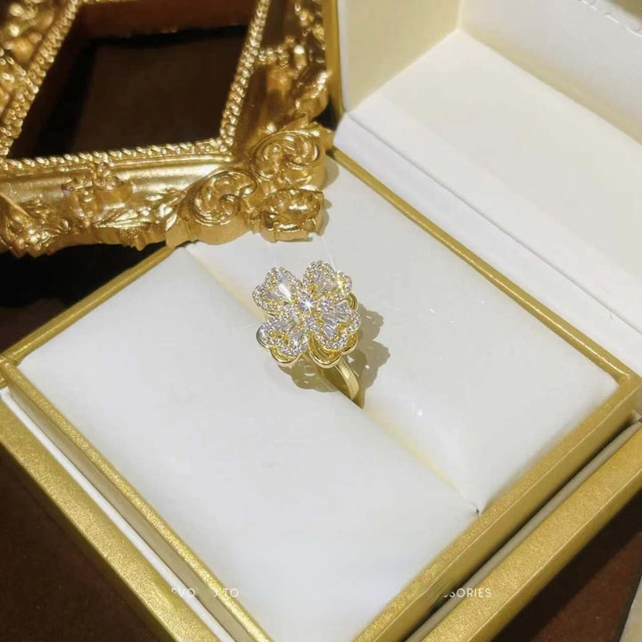 Skanto | Roterende Blomst Zircon Klover Ring