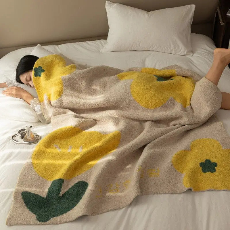 Floral Sofa Blanket – Nordic Fleece Throw | Skanto