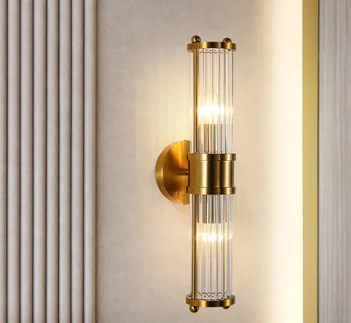 Skanto | BrilluxGlow – Stilig Krystall- og Messing Vegglampe