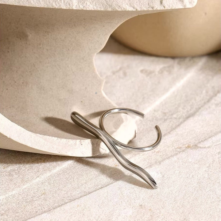 Skanto | Distinkt Bar Ripple Ring