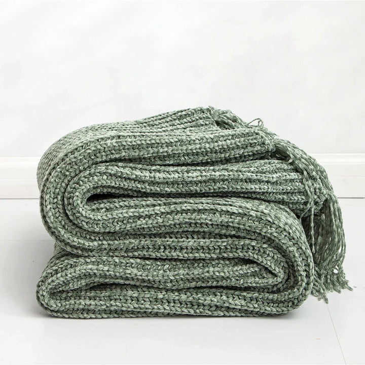 HeartCozy Blanket – Luxe Chenille Blanket with Heart Fringes Skanto