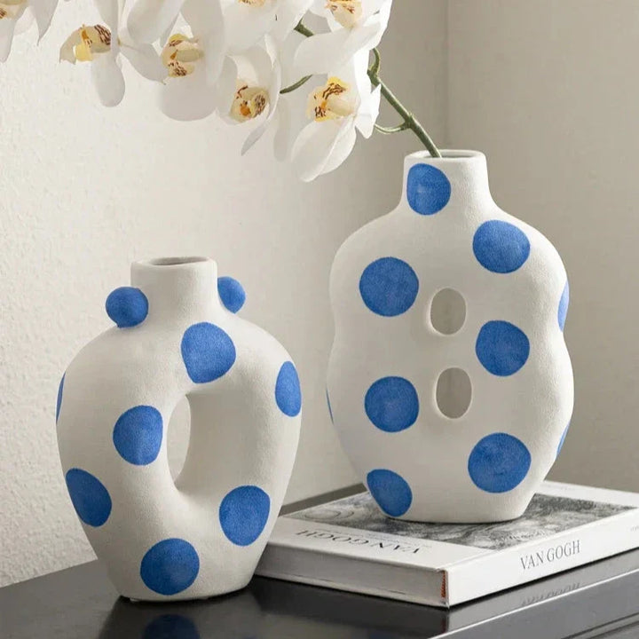 Blå prikkete wonky vase | Skanto