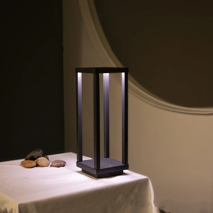 Skanto | Moderne trådløs bordlampe med klasse