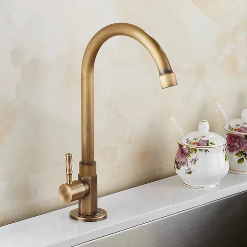 SwanFlow - Antikk kjøkkenkran med elegant svanehalsdesign Skanto
