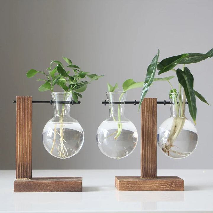 Skanto | Luminous green in a glass embrace