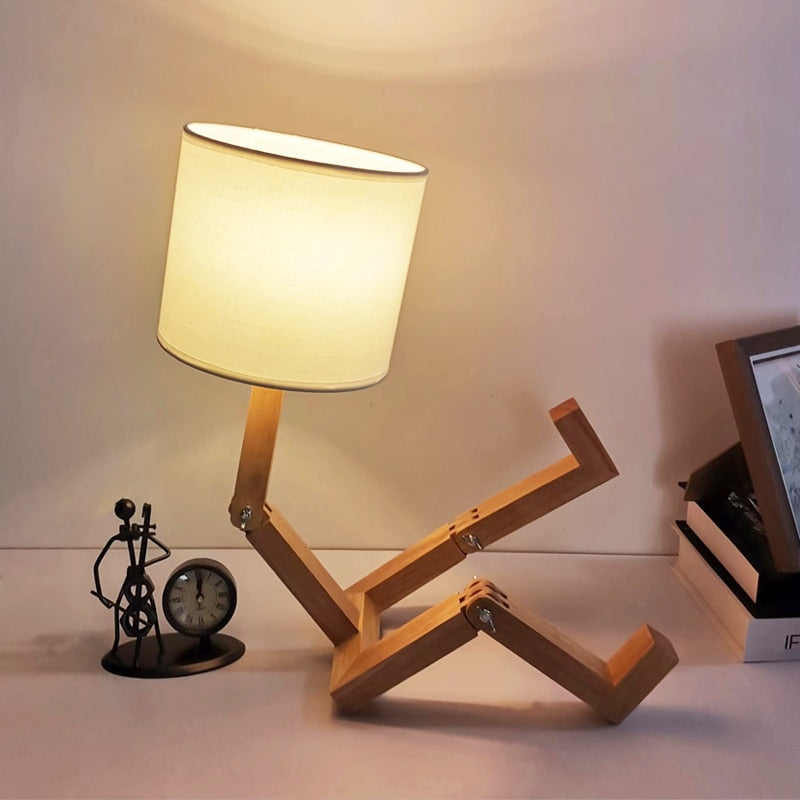Skanto | Tenker Tre Robot Moderne Nattlampe