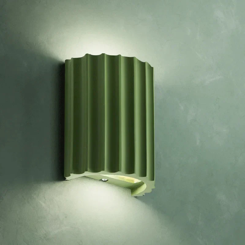 Skanto | Dekorative vegglamper laget av elegant harstoffmateriale