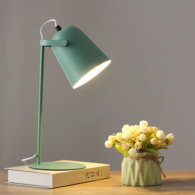 LumiTouch – Minimalist bordlampe med tripod-base og berøringskontroll Skanto