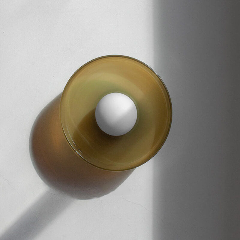 Skanto | Nordéa Curve Skandinavisk Vegglampe | Glass & Jern | Rundt Panel | Minimalistisk Design | Belysning for Stue & Soverom