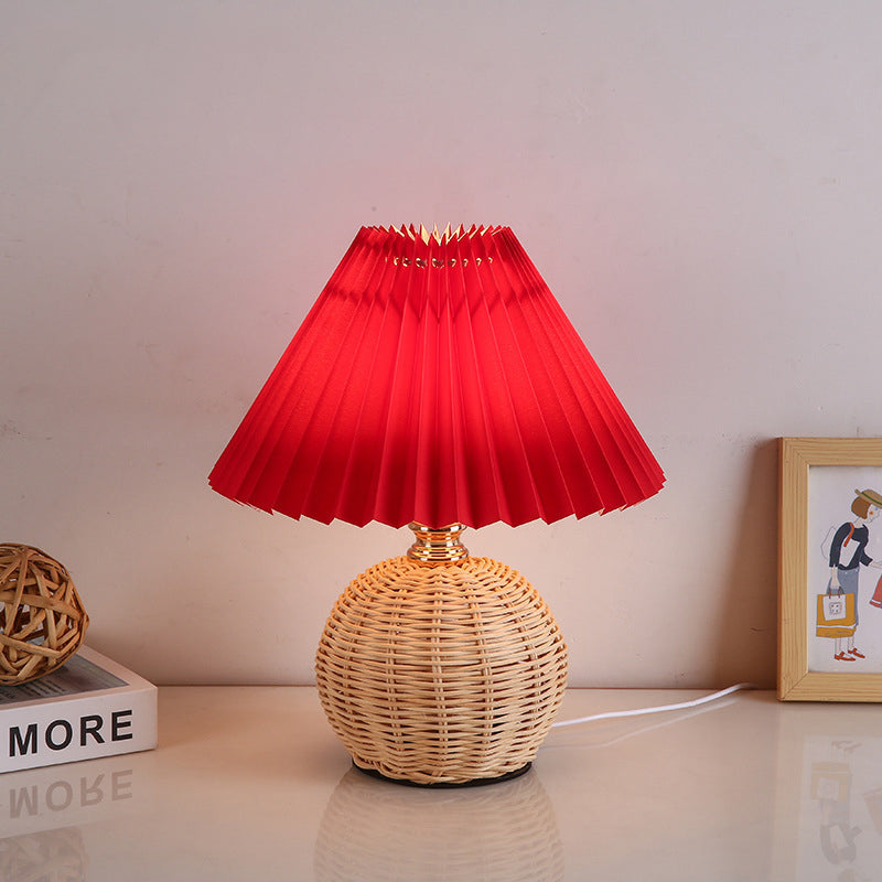 Skanto | RattaLume Nordic LED Bordlampe | Vevd Rattan & Foldbar Stoffskjerm | Stemningslys | Dekor for Soverommet