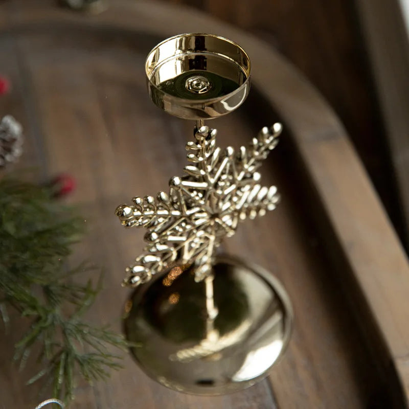 Julelysestaker - Stjerne- og juletredesign for festlig dekorasjon | Skanto