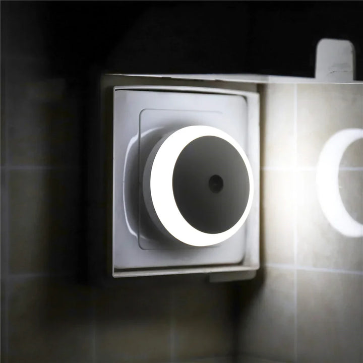 Skanto | NOXORA LED nattlys | Twilight sensor & automatisk dimming | Plug-in lys | Varm hvit