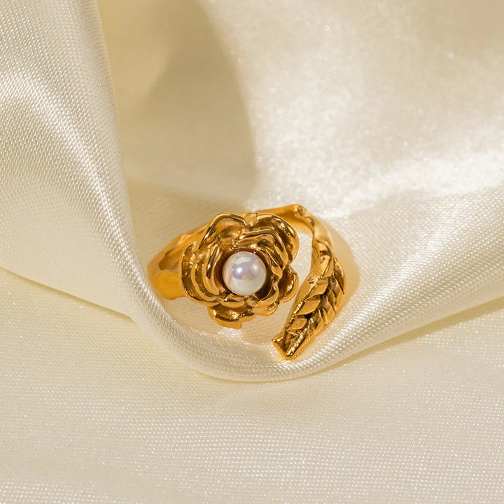 Skanto | Justerbar Perle Camellia Blomster Ring