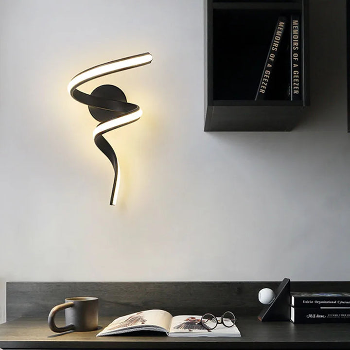 Skanto | LED Vegglampe NordLED Vegglys | Nordisk Spiral Design | Modern & Energisparende | For Soverom, Gang & Stue Spiral Lysestake for Trap Soverom Nattbord Studie Gang Bakgrunn Innendørs Dekor Veggbelysningsarmaturer