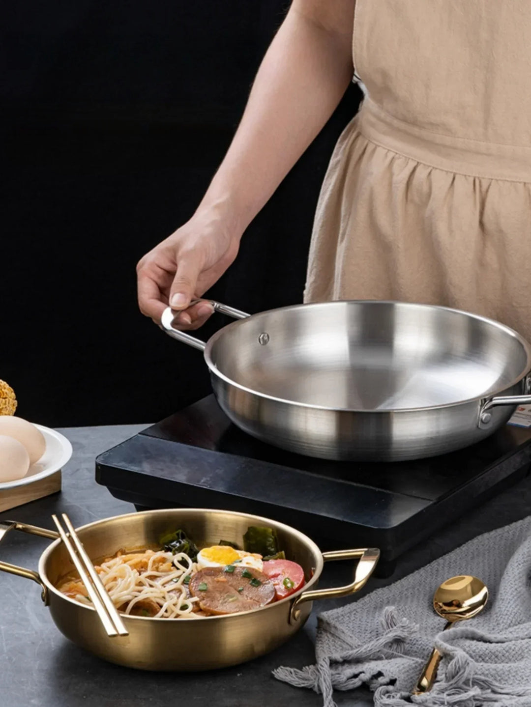 GastroPan – Rustfritt Stål Saus- og Paella-panne med Håndtak Skanto
