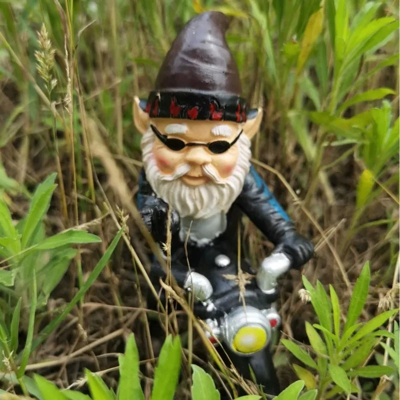 Skanto | Gnome på motorsykkel resinfigur for hage